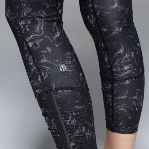 Lululemon Runday Crop *Full-On Luxtreme Leggings Arsenal Ambient Grey Black sz 4 - Picture 16 of 16